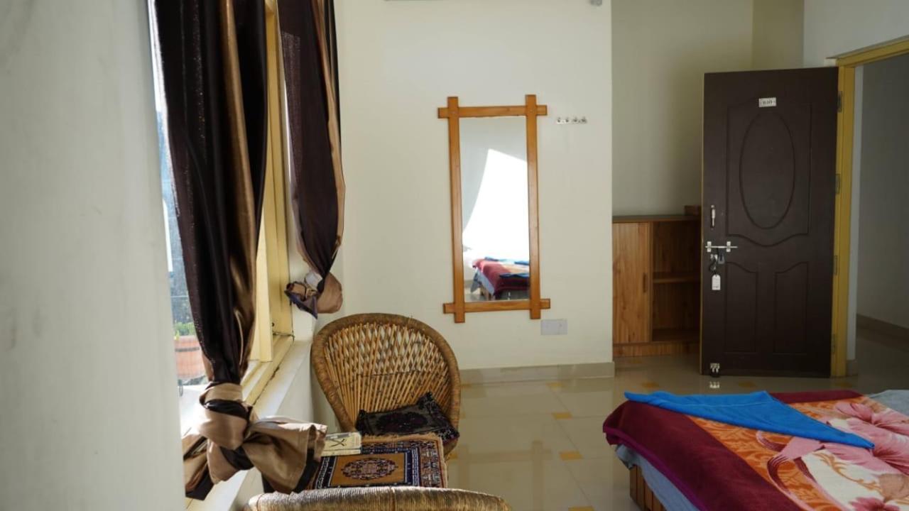 Oasis Guest House Bhagsu D'Shala Дармсала Екстер'єр фото